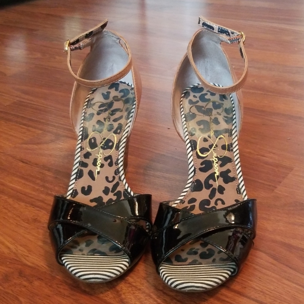 Shoes - Picture 2 of 3